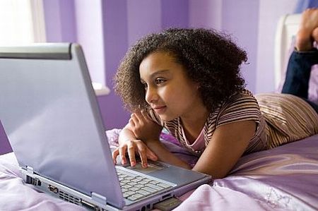 Come insegnare al proprio figlio ad usare internet in modo sicuro 