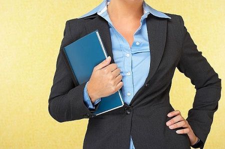 Come vestirsi per un colloquio di lavoro (donna)  