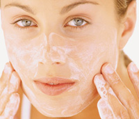 Come preparare una maschera per il viso per pelli sensibili  