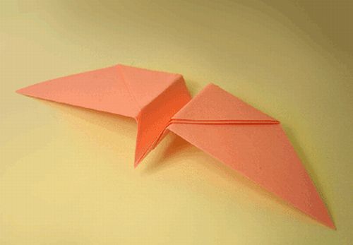 Come fare un uccello con l'origami  
