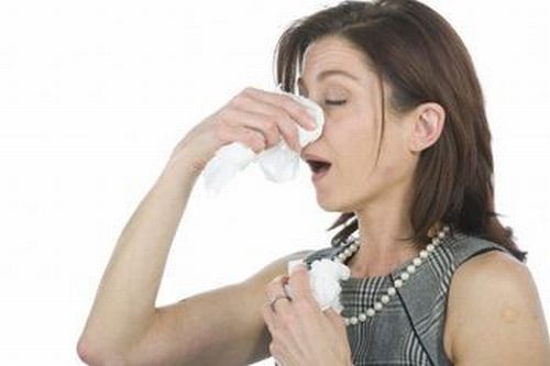 Come curare l'allergia alla polvere  
