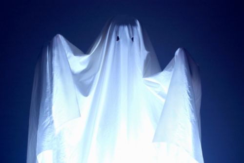 Come fare il costume da fantasma per Halloween 