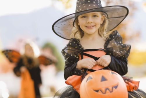 Come fare il costume da strega per Halloween  