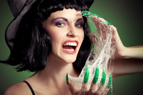 Come realizzare il trucco da strega per Halloween  