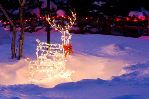 Come decorare l'esterno della casa per Natale  