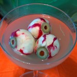 Cocktail di Halloween: il Martini Eyeballs e il Sangue del Diavolo  