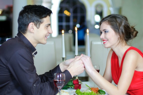 Come invitare a cena una donna a San Valentino 