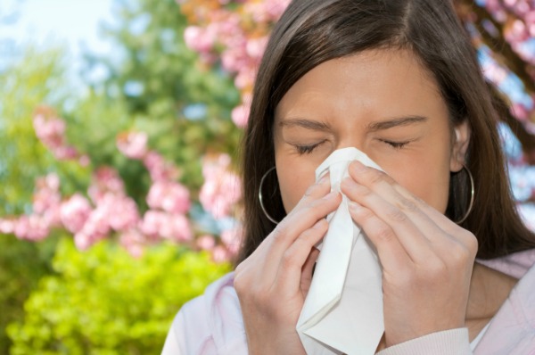 Come curare le allergie primaverili con metodi naturali  