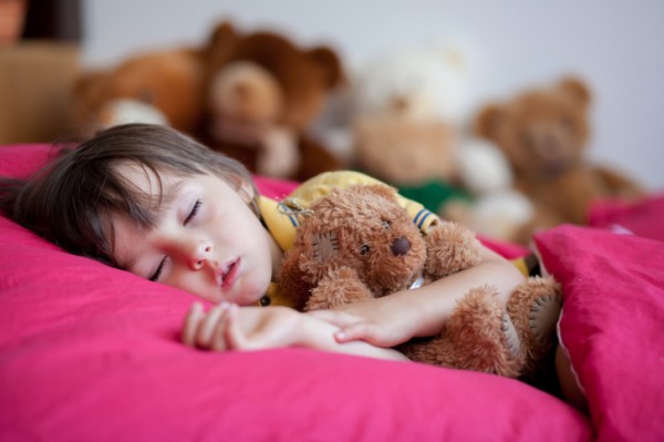 Come aiutare i bambini a dormire sereni 