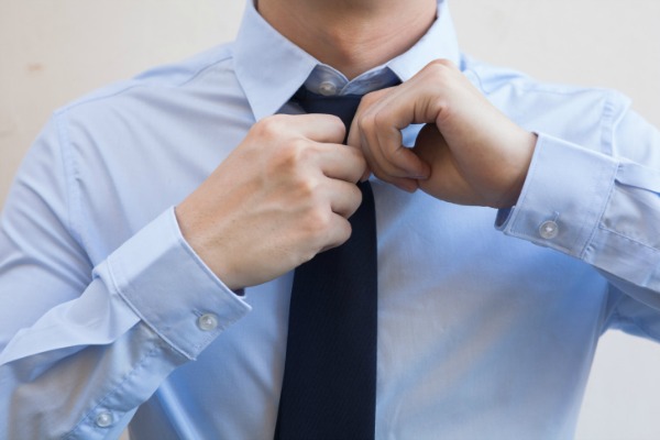 Come fare il nodo alla cravatta  