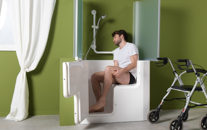 Scegliamo al meglio le vasche doccia per anziani e disabili 