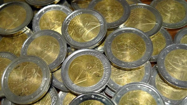 Come riconoscere le monete da 2 euro false  