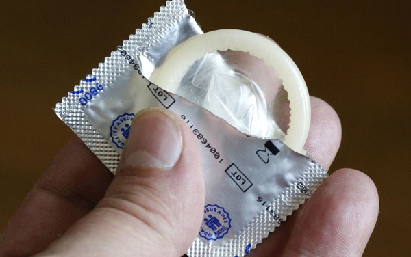 Come utilizzare il preservativo 