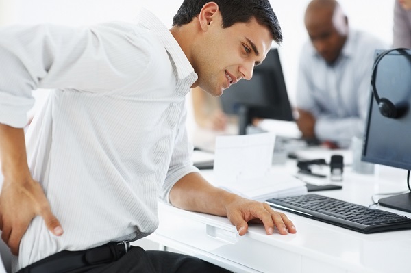 Come prevenire il mal di schiena in ufficio? 