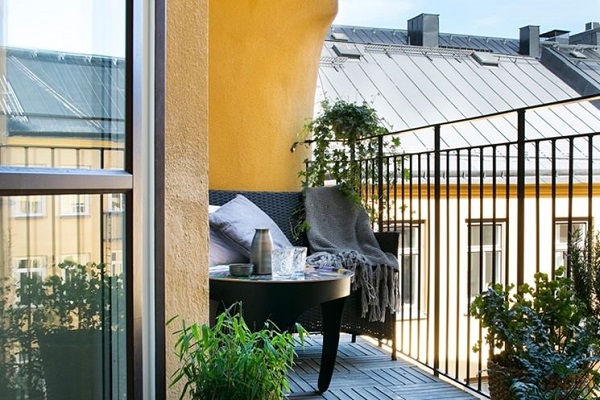 Come arredare il balcone con pochi soldi  