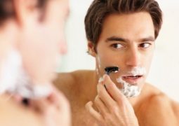 Come preparare schiuma da barba fatta in casa 