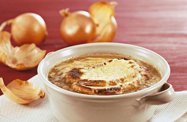 Come preparare la zuppa di cipolle  