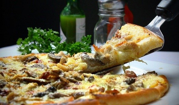 Come fare pizze in casa (anche senza glutine)  