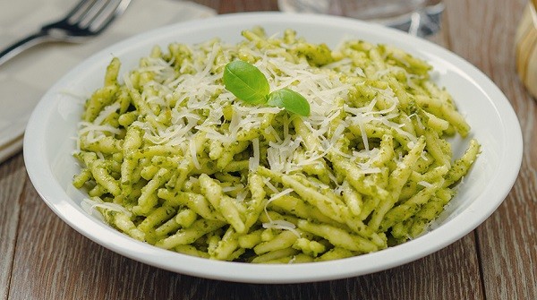 Come creare il pesto con il mortaio  