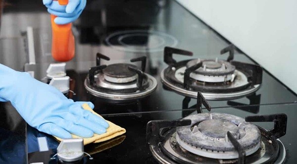 Come pulire il piano cottura in modo efficiente  